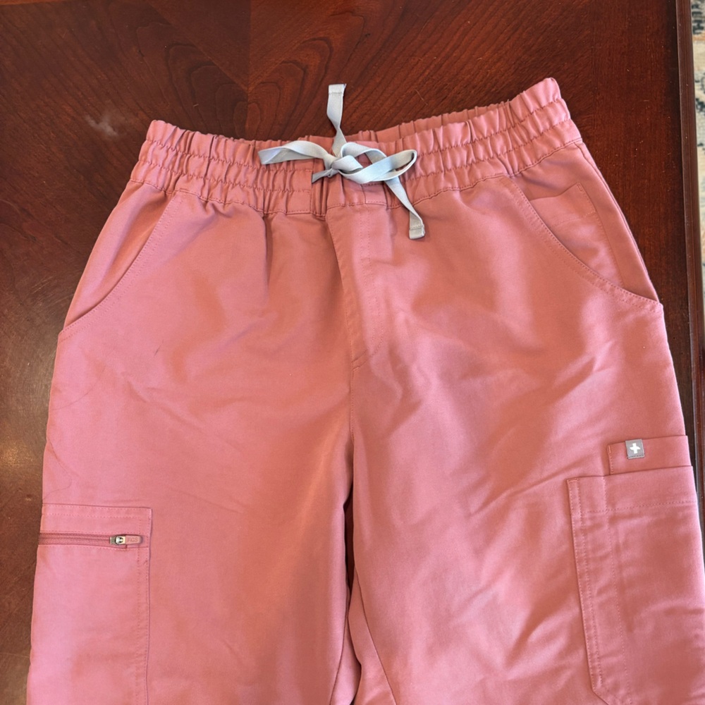 Figs- Mauve- High Rise Uman Relaxed Jogger- Size Medium